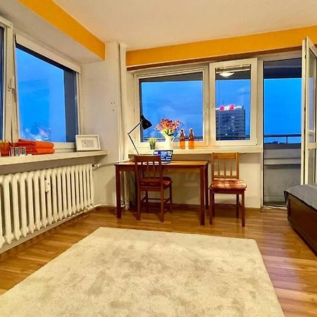 Orange Metro Fast Wifi 1Gbs Big Tv Hbo Appletv Apartment Warsaw Luaran gambar