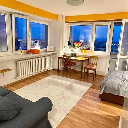 Orange Metro Fast Wifi 1Gbs Big Tv Hbo Appletv Apartment Warsaw Luaran gambar
