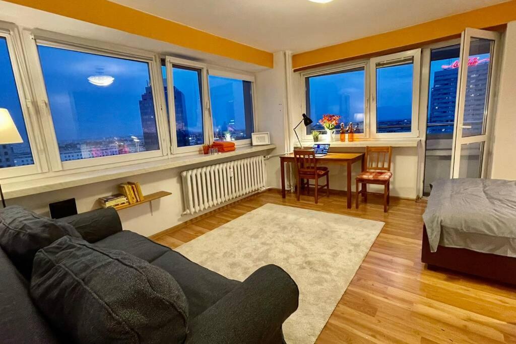 Orange Metro Fast Wifi 1Gbs Big Tv Hbo Appletv Apartment Warsaw Luaran gambar