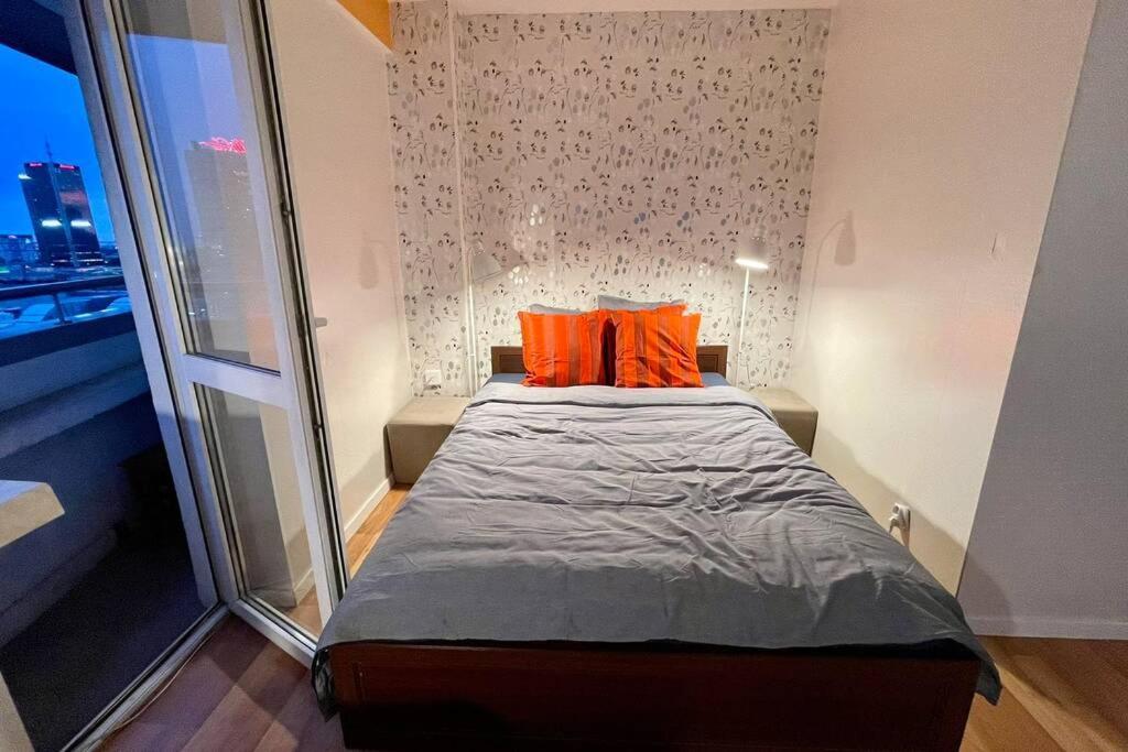 Orange Metro Fast Wifi 1Gbs Big Tv Hbo Appletv Apartment Warsaw Luaran gambar