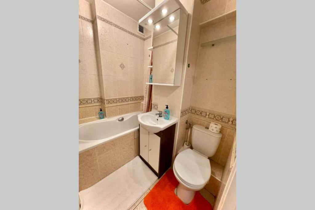 Orange Metro Fast Wifi 1Gbs Big Tv Hbo Appletv Apartment Warsaw Luaran gambar
