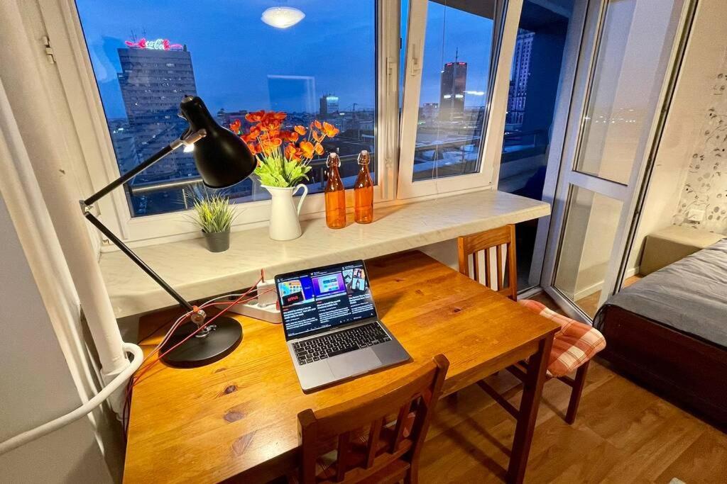 Orange Metro Fast Wifi 1Gbs Big Tv Hbo Appletv Apartment Warsaw Luaran gambar