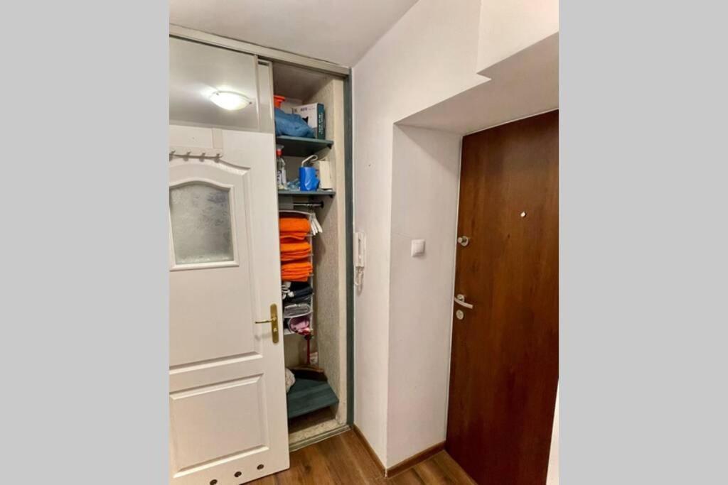 Orange Metro Fast Wifi 1Gbs Big Tv Hbo Appletv Apartment Warsaw Luaran gambar