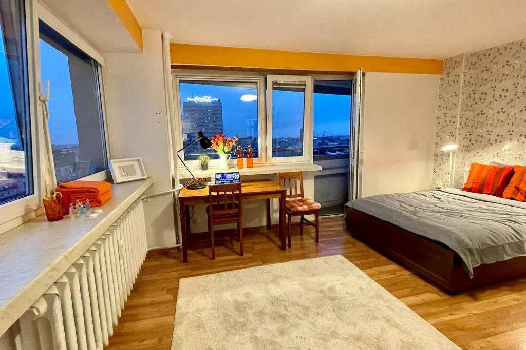 Orange Metro Fast Wifi 1Gbs Big Tv Hbo Appletv Apartment Warsaw Luaran gambar